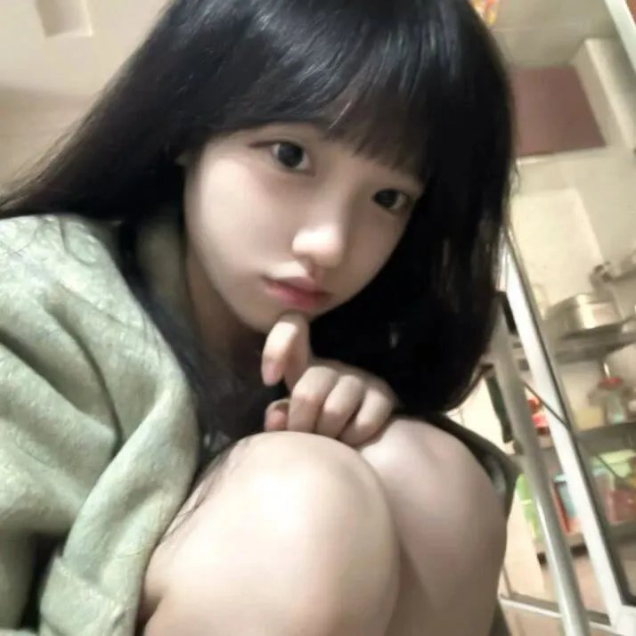 色肉毒蝎女
